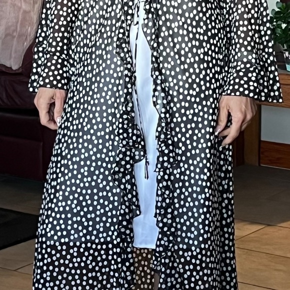 Clothes - Picture 5 of 6